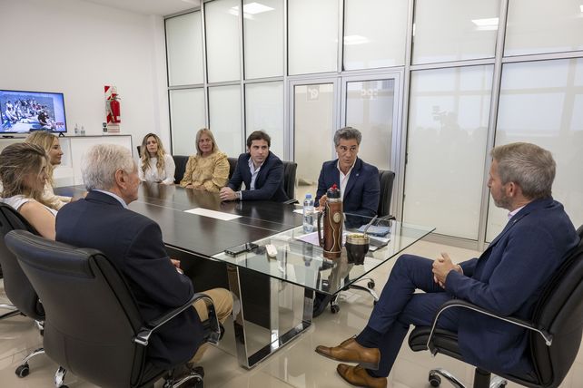 Frigerio se reunió con delegados de la Sociedad Rural Argentina (SRA)