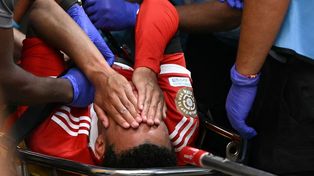 El futbolista Jamal Musiala, segundos después de sufrir una gravísima lesión.