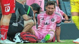 Lionel Messi pidió el cambio a los 11 minutos del primer tiempo.