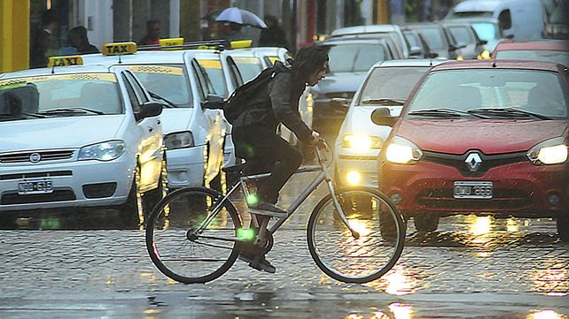 Para el lunes se prevén tormentas aisladas y chaparrones durante todo el día.&nbsp;