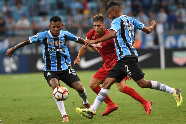 El Rojo no pudo en los penales y el Gremio se queda con la Recopa
