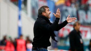 El Chacho Coudet, enfurecido con el arbitraje de la final.