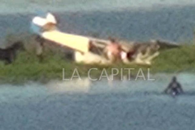 Un muerto al estrellarse una avioneta en la zona de islas frente a Rosario