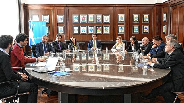 El objetivo es destrabar la situación para que haya una cantidad suficiente de figuritas y de álbumes como para cubrir la gran demanda que se generó desde que se pusieron a la venta el 24 de agosto.