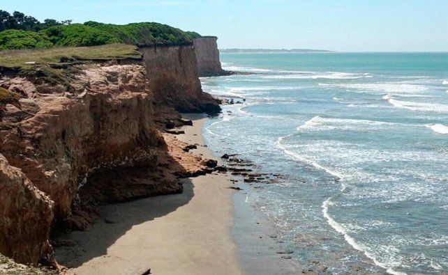 El verano en la costa argentina ofrece alojamientos que van de alternativas económicas a propuestas de lujo.