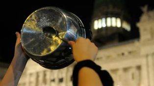 Los estudiantes secundarios, terciarios y universitarios se convocan este viernes en la plaza 25 de Mayo para protestar contra el ajuste de Milei.&nbsp;