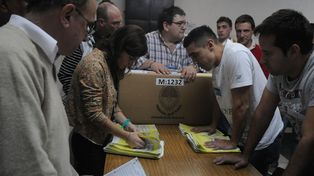 En dos días escrutaron el 40% de las urnas y este viernes se iniciará Rosario