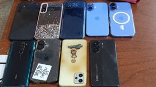 Robos de celulares en Rosario: encontraron nueve teléfonos envueltos en papel aluminio y detuvieron a dos mujeres