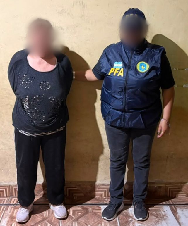 La mujer de la etnia gitana al momento de su detención en Salta