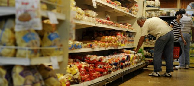 Con la Supercard, el gobierno quiere 8 mil millones de pesos que ganaron los bancos