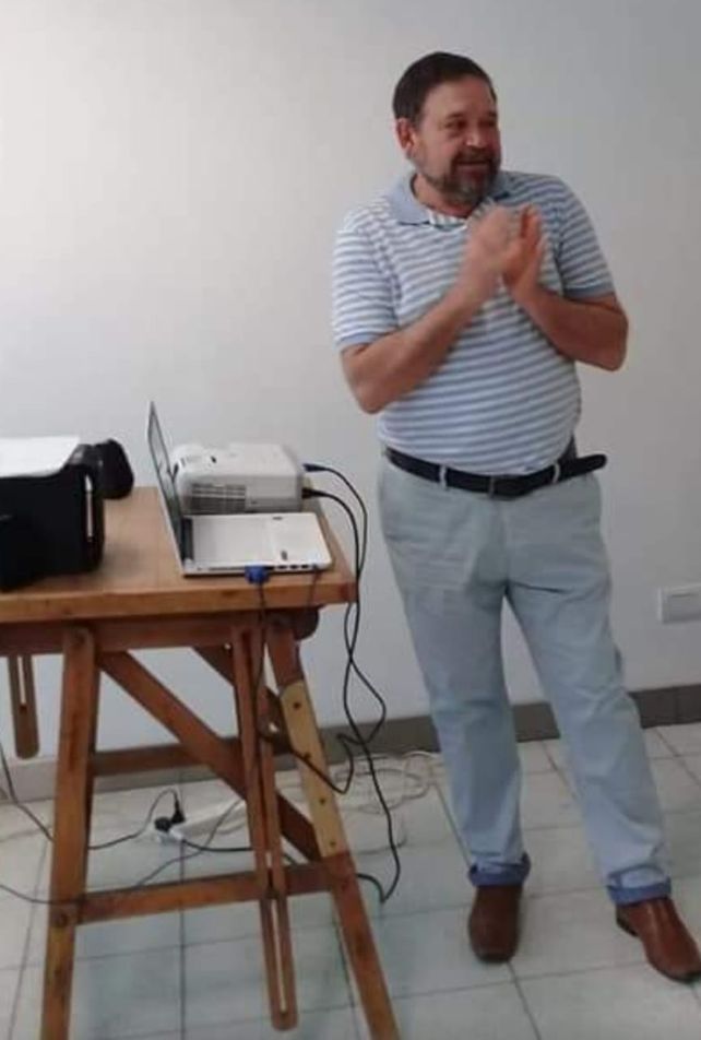 El licenciado Julio Cesar Luna conduce el Laboratorio de Sociología Clínica de la facultad de Humanidades y Artes de la UNR.