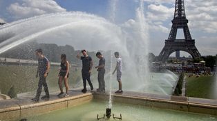 Francia detuvo su cuarto reactor nuclear por la ola de calor