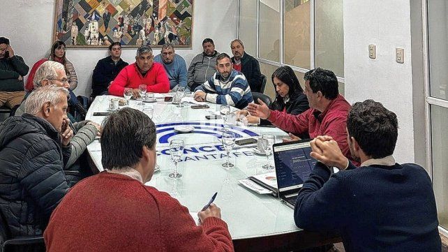 Debate sobre las aplicaciones de viajes en Santa Fe: remiseros aseguran que la recaudación cayó un 50%