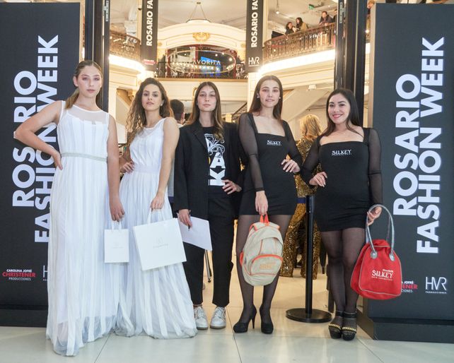 Victoria Coronel, Belén Alvarez, Constanza Fernández, Victoria Persig y Yésica Chávez