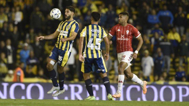 Central recibe a Huracán en el Gigante de Arroyito por la fecha 8 de la Liga Profesional 2024.