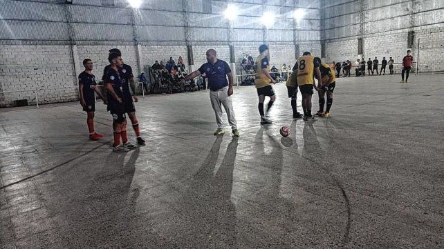 Atlético Paraná ganó 4 a 2 en el Microestadio de Sportivo Urquiza.