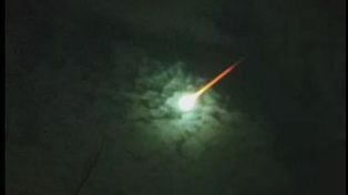Decir que un bólido es una nave extraterrestre es estúpido, los ovnis no existen
