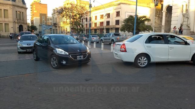 Bahl quiere que entren menos autos al centro