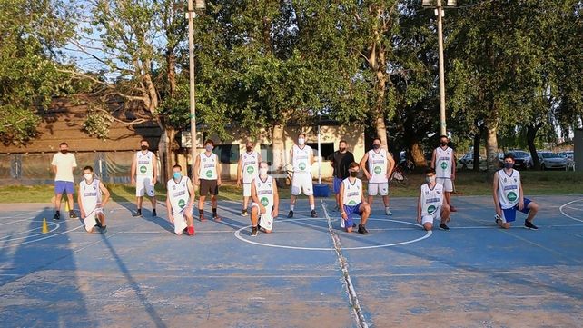 Atlético Arroyo Leyes debutó con un triunfo en el Torneo Mixto de básquet.