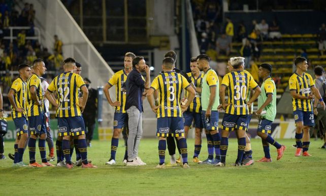 En 2002 el Canalla perdió en su cancha ante Barracas Central. Se le vino el clásico y también cayó derrotado.