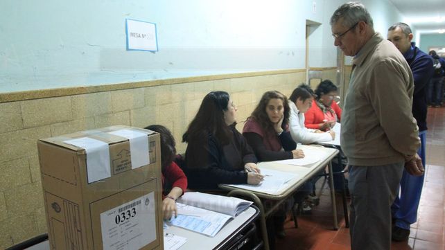 Se definen en todo el país las listas de precandidatos nacionales y siete provinciales