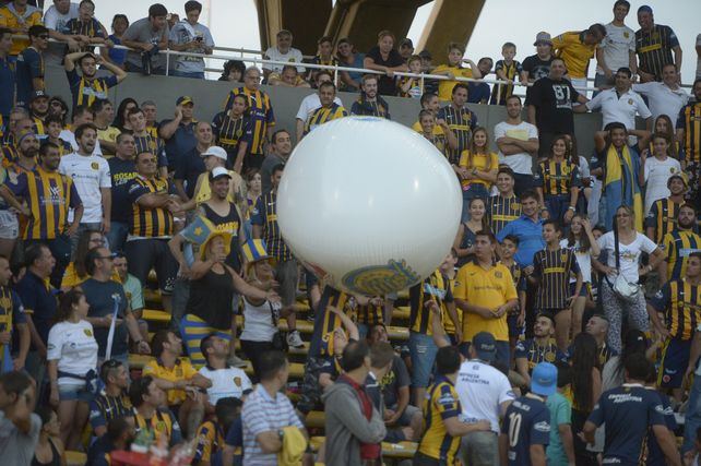 Las imágenes del carnaval canalla en las tribunas del estadio Kempes
