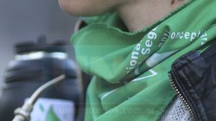 Los pañuelos verdes marcan presencia en las protestas sociales
