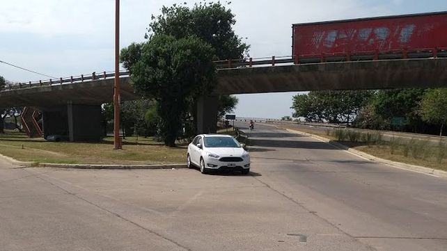 Insólito: un auto sin conductor chocó a otro en pleno Bulevar