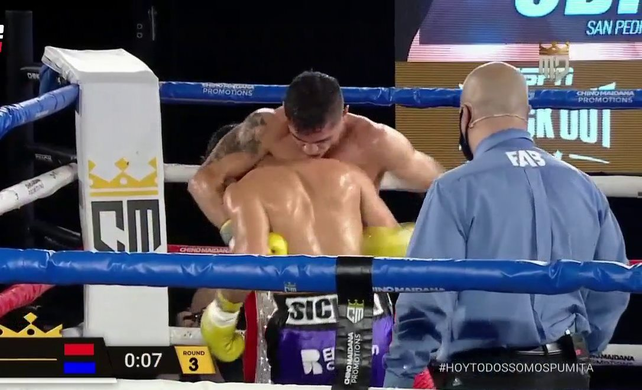 El púgil santafesino Alexis el Picante Sicilia cayó por TKO ante Ubiedo en la provincia de Buenos Aires.