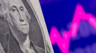 El dólar blue bajó $16 al compás del viaje de Batakis a Estados Unidos