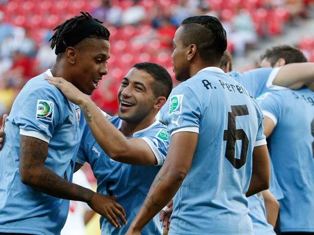 Uruguay goleó a Tahití y ahora jugará contra Brasil