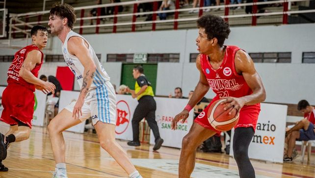 El acuatoriano Abraham Barahona es una de las grandes figuras de Provincial en la Liga Argentina de Básquet.