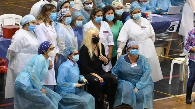 Vacunada. Susana fue inoculada por primera vez contra el coronavirus el 24 de abril en el predio del Campus Municipal de Maldonado.
