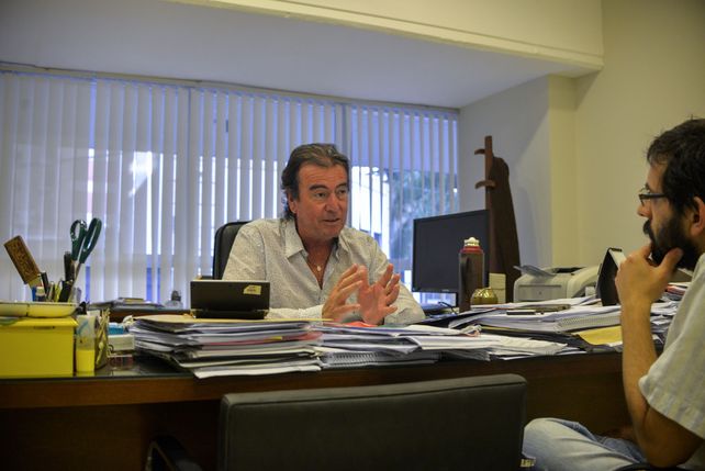 Castrillón en la entrevista con el periodista de UNO Marcelo Comas. Foto UNO Mateo Oviedo.&nbsp;