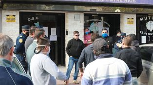 Intervención. La Policía debió actuar ante las agresiones y amenazas dentro de la sede gremial de UTA