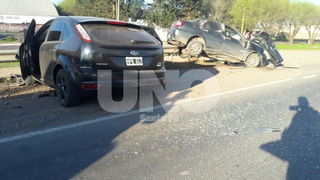 Fatal. Así quedaron los coches tras el brutal impacto.&nbsp;