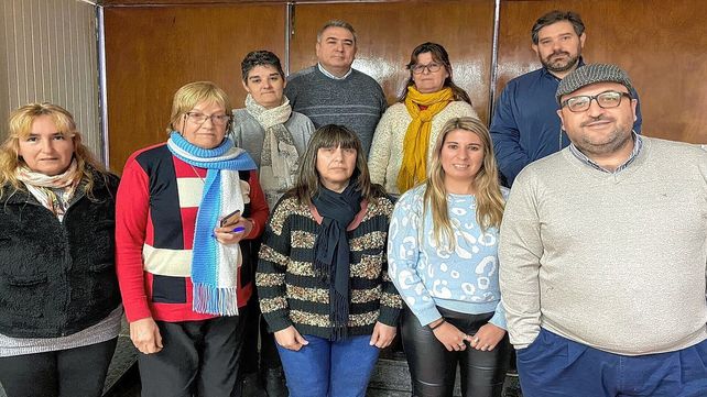 Debaten mejoras laborales para auxiliares de la educación