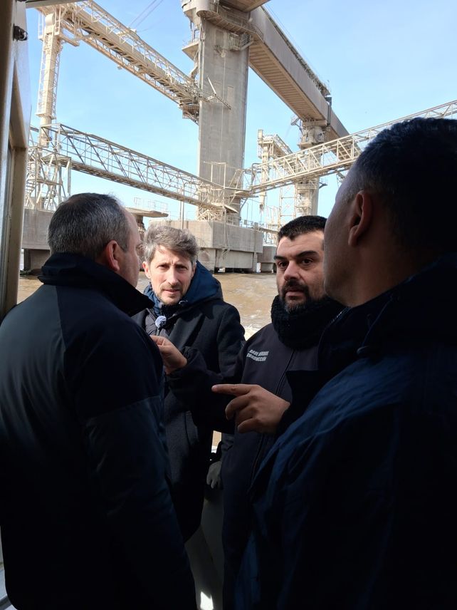La conducción nacional de Siconara recorrió instalaciones portuarias.