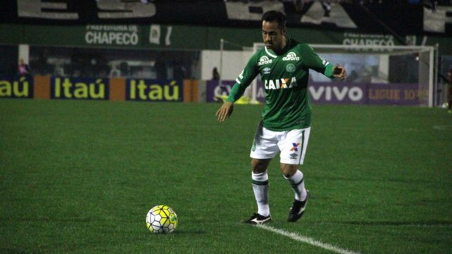 El argentino que juega en el equipo brasileño. Dijo estar conmovido por la tragedia.