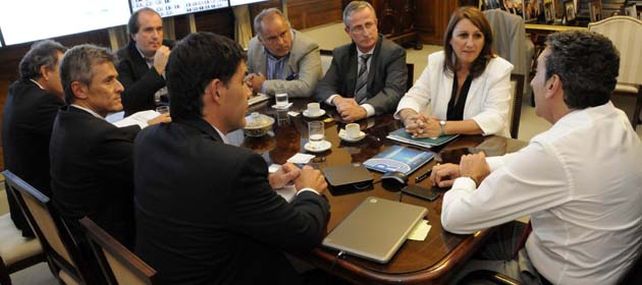 La intendenta Mónica Fein mantuvo una reunión con el ministro Florencio Randazzo y con el secretario de Transporte de la Nación