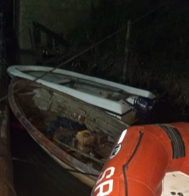 Prefectura encontró a seis paranaenses incendiando la isla