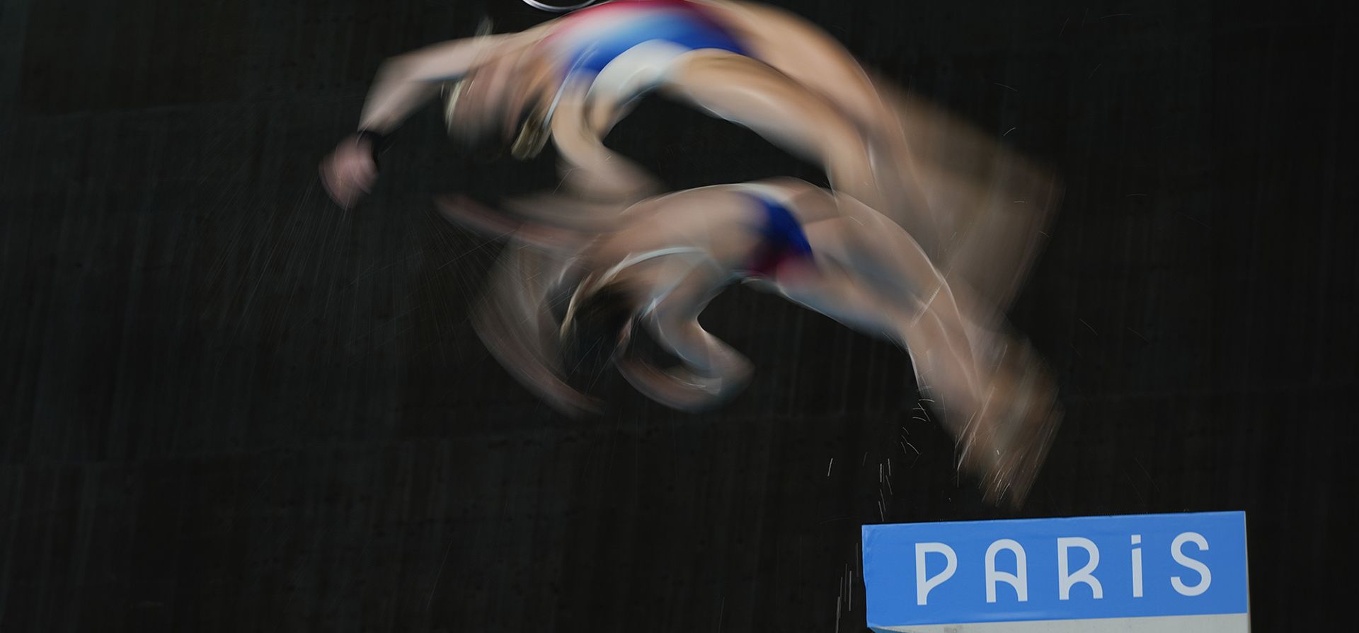 Las atletas se sumergen en el agua para el inicio de la competencia individual de triatlón femenino en los Juegos Olímpicos de Verano de 2024, el miércoles 31 de julio de 2024, en París, Francia. (Foto AP/Vadim Ghirda) Las atletas se sumergen en el agua para el inicio de la competencia individual de triatlón femenino en los Juegos Olímpicos de Verano de 2024, el miércoles 31 de julio de 2024, en París, Francia. (Foto AP/Vadim Ghirda)