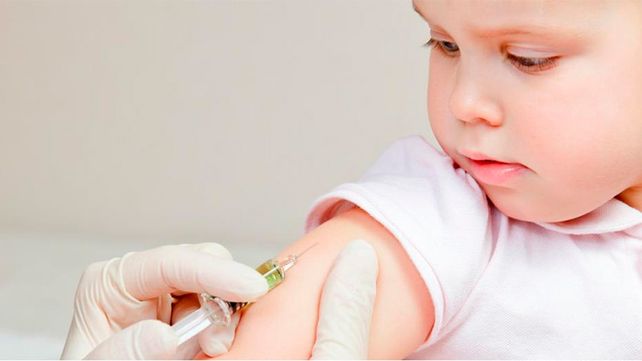 En 2018 los niños de 1 a 4 años recibirán una dosis extra de la vacuna triple