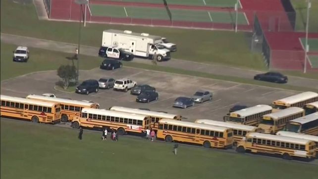 Al menos ocho muertos en un tiroteo en una escuela de Texas