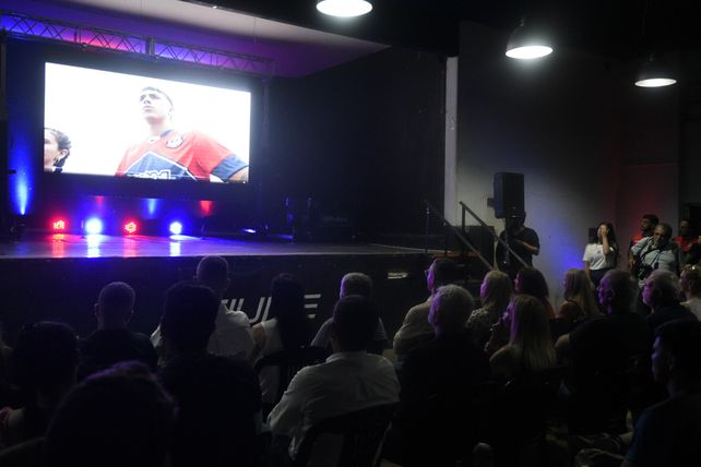 En el medio de la presentación se exhibió un video, que fue reconocido por todos los presentes.