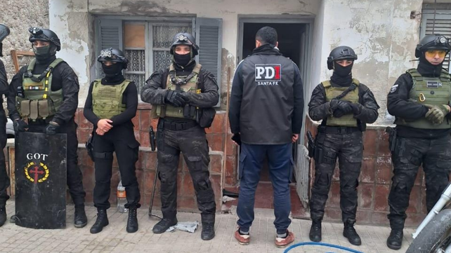 Allanamiento y detención en Correa. En esta casa hallaron al tercer implicado en el crimen de Gonzalo Cucit en Luis Palacios.&nbsp;