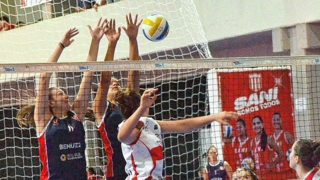 Unión venció a Universitario de Córdoba en San Francisco en sets corridos. Unión venció a Universitario de Córdoba en San Francisco en sets corridos.
