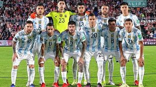 Las predicciones de Marta Martínez Ferreyra recorrieron desde temas políticos hasta la actualidad de la Selección.
