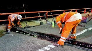 Arreglos en el puente de la autopista Santa Fe - Rosario.