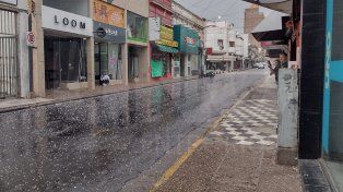 Intenso granizo cayó sobre Paraná este martes a la siesta